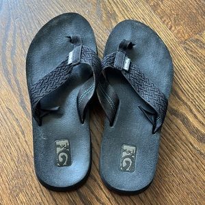 Tevas flip flops